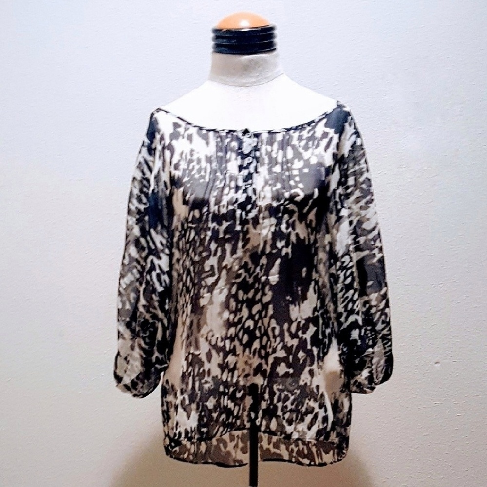 NWOT Sheer Lightweight Blouse 💕